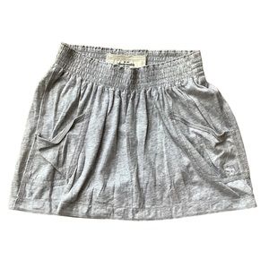 Abercrombie Kids cotton gray elastic waist mini skirt. Size. M